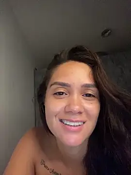 carolsapequinha online show from April 4, 2026, 12:02 pm