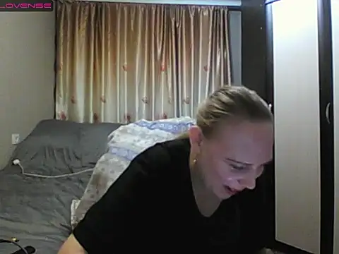 Snapshot of JenniDeep chatting on March 9, 2026, 7:07 pm JenniDeep online show from March 9, 2026, 7:07 pm