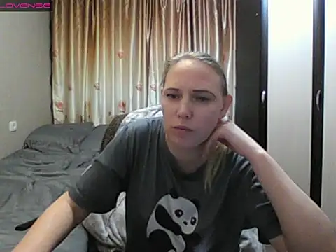 Snapshot of JenniDeep chatting on March 25, 2026, 5:30 pm JenniDeep online show from March 25, 2026, 5:30 pm