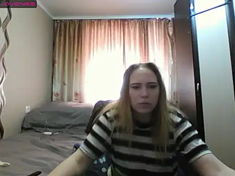 Snapshot of JenniDeep chatting on March 31, 2026, 7:42 am JenniDeep online show from March 31, 2026, 7:42 am