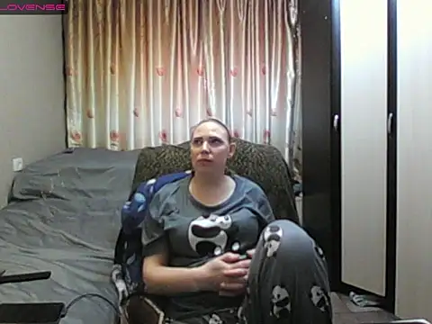 Snapshot of JenniDeep chatting on April 5, 2026, 1:19 pm JenniDeep online show from April 5, 2026, 1:19 pm