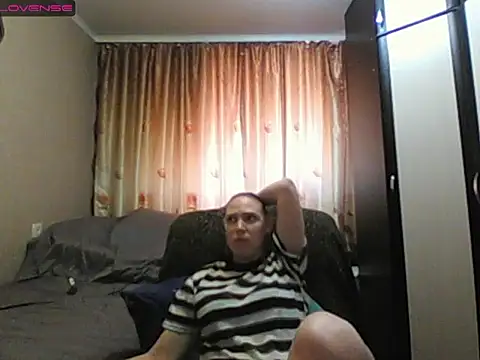 Snapshot of JenniDeep chatting on April 14, 2026, 11:05 am JenniDeep online show from April 14, 2026, 11:05 am