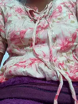 Snapshot of isha_sharma2002 chatting on November 26, 2025, 3:18 am isha sharma2002 online show from November 26, 2025, 3:18 am