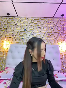 MelanyyJhonson15 online show from November 24, 2025, 11:15 pm