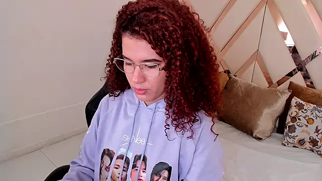 avrilwaynee online show from January 7, 2026, 11:56 am