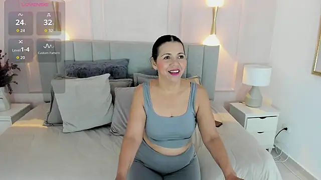 Snapshot of Dulce_emi chatting on April 27, 2026, 12:25 pm Dulce emi online show from April 27, 2026, 12:25 pm