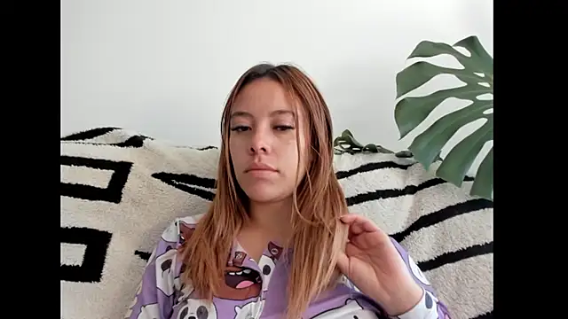 Snapshot of Abbiejohnson chatting on May 1, 2026, 12:54 pm Abbiejohnson online show from May 1, 2026, 12:54 pm