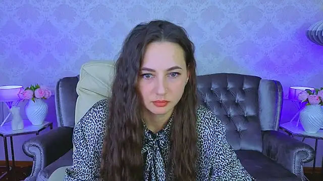 LayllaStarr online show from November 17, 2025, 6:41 am