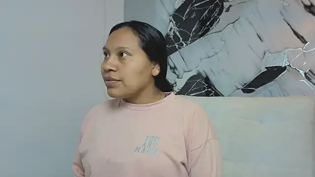 Hanna Goldenst online show from November 21, 2025, 9:02 pm