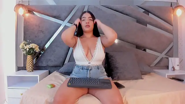 Sammy Gomez  online show from November 20, 2025, 8:08 pm