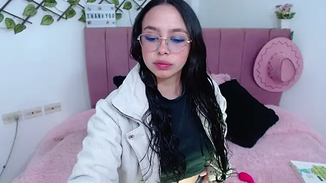 amaris ferrer online show from January 7, 2026, 4:15 am