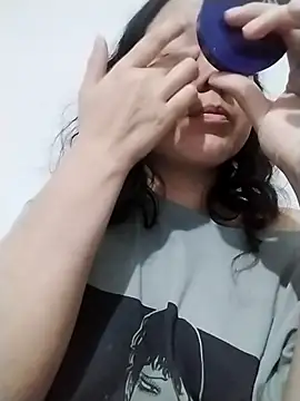 chibi love online show from December 19, 2025, 5:47 am