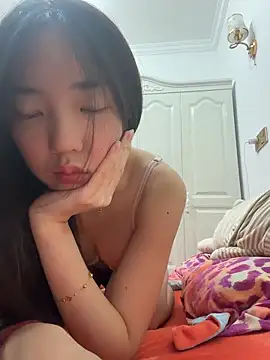 TinyBabe online show from April 5, 2026, 2:14 pm