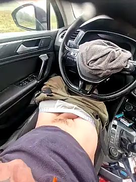 Snapshot of -The-Last- chatting on December 4, 2025, 9:40 am -The-Last- online show from December 4, 2025, 9:40 am