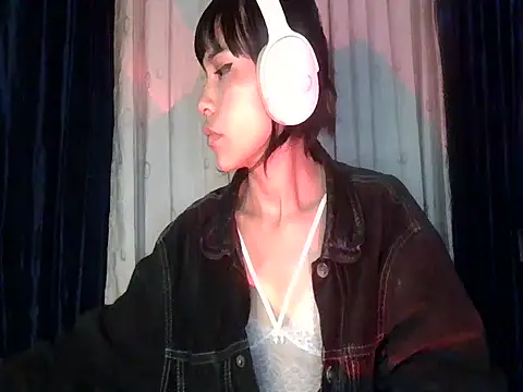 Snapshot of Lily_Sex chatting on December 16, 2025, 7:57 am Lily Sex online show from December 16, 2025, 7:57 am