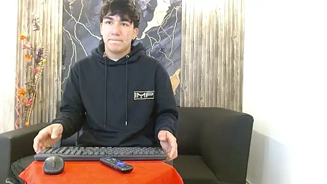 Snapshot of Tommy160920 chatting on November 17, 2025, 12:55 pm Tommy160920 online show from November 17, 2025, 12:55 pm