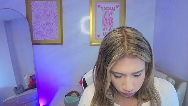 Evy Luxx v online show from March 17, 2026, 3:33 am