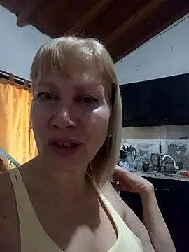 Snapshot of SexyMilf1211 chatting on April 18, 2026, 2:43 pm SexyMilf1211 online show from April 18, 2026, 2:43 pm