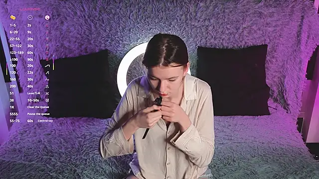 Snapshot of RochelCozzi chatting on December 14, 2025, 4:34 pm RochelCozzi online show from December 14, 2025, 4:34 pm