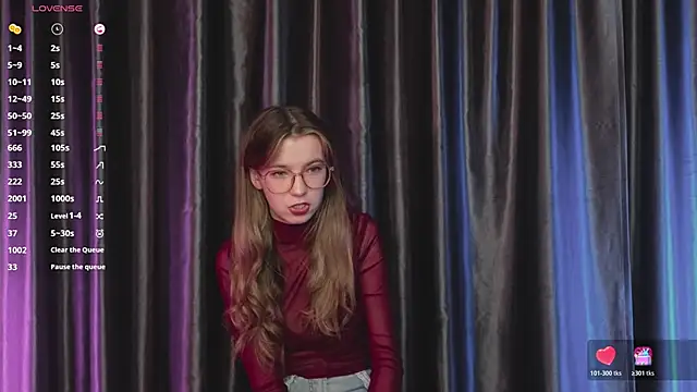 Snapshot of RochelCozzi chatting on January 8, 2026, 4:09 pm RochelCozzi online show from January 8, 2026, 4:09 pm