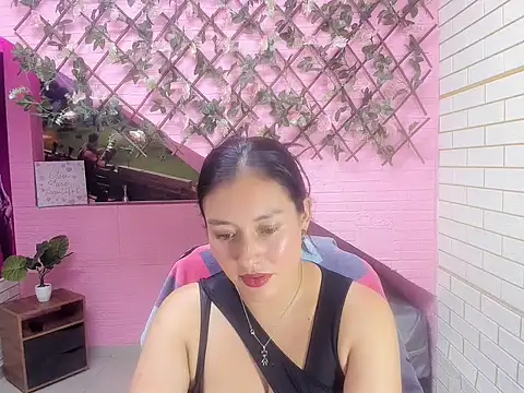 Snapshot of maurakloss303av chatting on December 20, 2025, 8:27 pm maurakloss303av online show from December 20, 2025, 8:27 pm