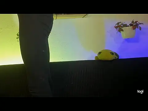 aprille15 online show from February 17, 2026, 6:14 pm