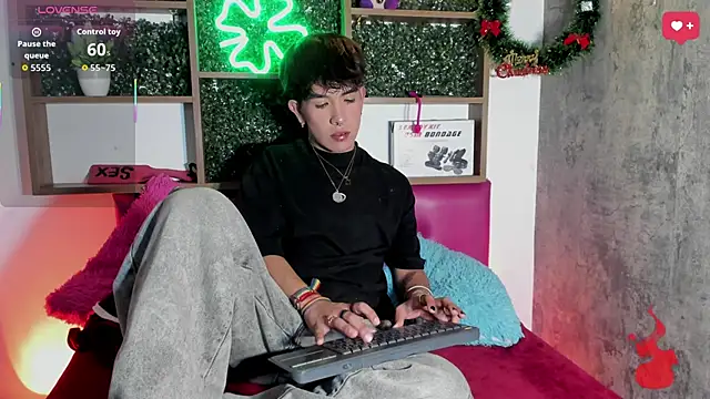 Angeldust19 online show from November 30, 2025, 12:25 am