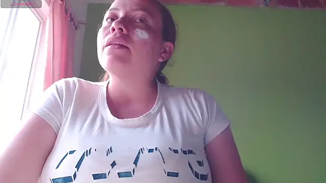 Snapshot of Rouse_hot_ chatting on February 5, 2026, 7:51 pm Rouse hot online show from February 5, 2026, 7:51 pm