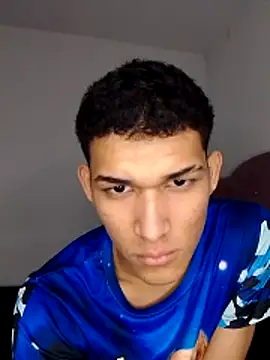 Snapshot of Luigi_cumming1 chatting on November 21, 2025, 6:12 am Luigi cumming1 online show from November 21, 2025, 6:12 am