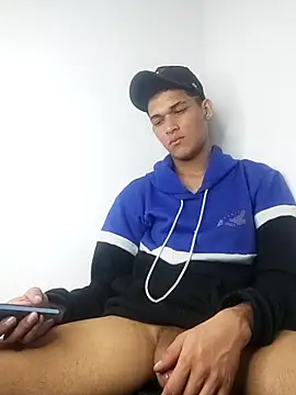 Snapshot of Luigi_cumming1 chatting on November 23, 2025, 5:29 am Luigi cumming1 online show from November 23, 2025, 5:29 am