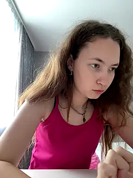 Snapshot of Holy_Poly chatting on December 16, 2025, 8:19 am Holy Poly online show from December 16, 2025, 8:19 am