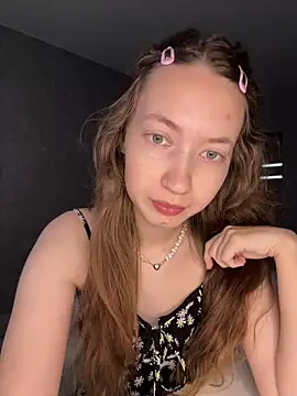 Snapshot of Holy_Poly chatting on February 6, 2026, 7:45 am Holy Poly online show from February 6, 2026, 7:45 am