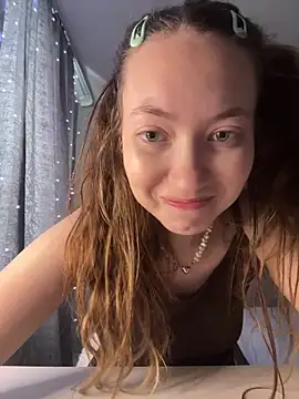 Snapshot of Holy_Poly chatting on February 13, 2026, 7:48 am Holy Poly online show from February 13, 2026, 7:48 am