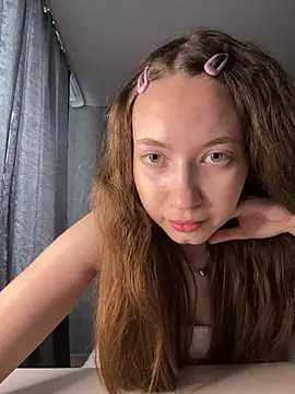 Snapshot of Holy_Poly chatting on February 16, 2026, 7:26 am Holy Poly online show from February 16, 2026, 7:26 am