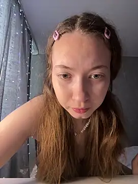 Snapshot of Holy_Poly chatting on February 17, 2026, 7:38 am Holy Poly online show from February 17, 2026, 7:38 am