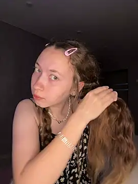 Snapshot of Holy_Poly chatting on February 23, 2026, 3:26 am Holy Poly online show from February 23, 2026, 3:26 am