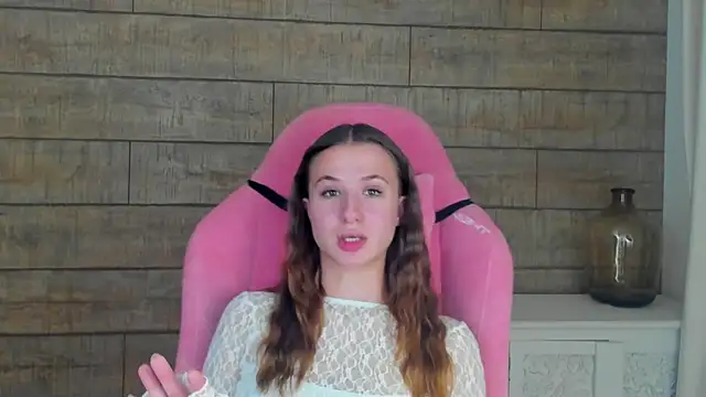 KristinaBellini online show from November 29, 2025, 5:16 pm