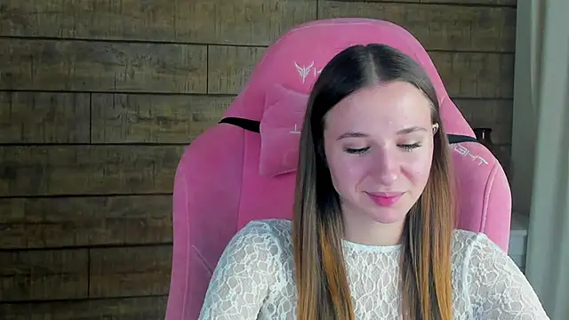 KristinaBellini online show from December 1, 2025, 4:23 pm