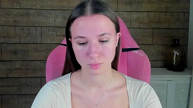 KristinaBellini online show from December 3, 2025, 5:26 am