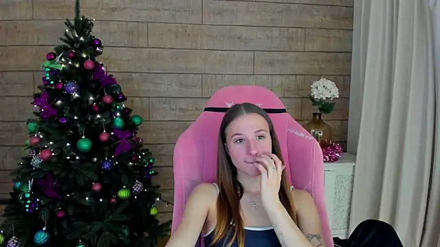 KristinaBellini online show from December 21, 2025, 4:36 pm