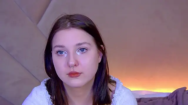 TinnaBurton online show from February 3, 2026, 5:07 pm