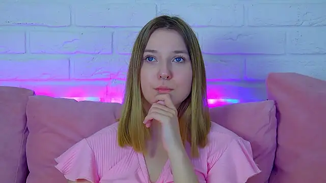 TinnaBurton online show from March 19, 2026, 4:55 pm