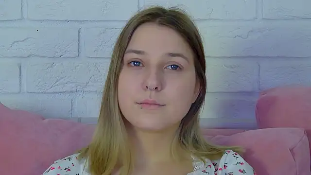 TinnaBurton online show from March 26, 2026, 4:12 pm