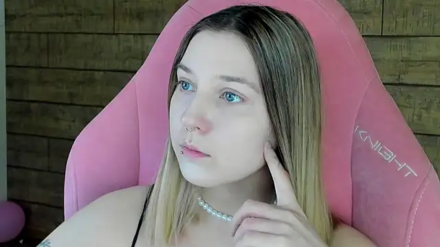 TinnaBurton online show from April 6, 2026, 4:30 pm