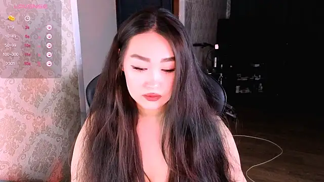 Emma Uilson online show from April 9, 2026, 7:52 pm