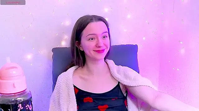 BellaVelure6767 online show from April 9, 2026, 12:21 am