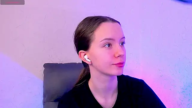 BellaVelure6767 online show from April 15, 2026, 2:40 am