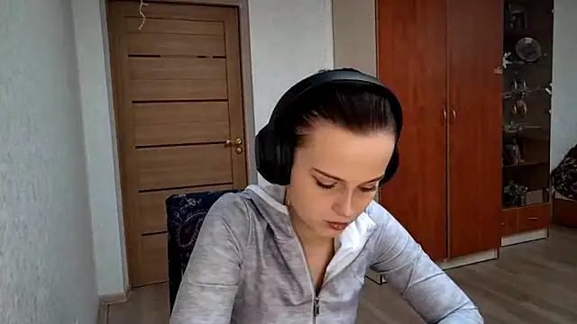 LouiseMarengo online show from January 9, 2026, 12:19 pm