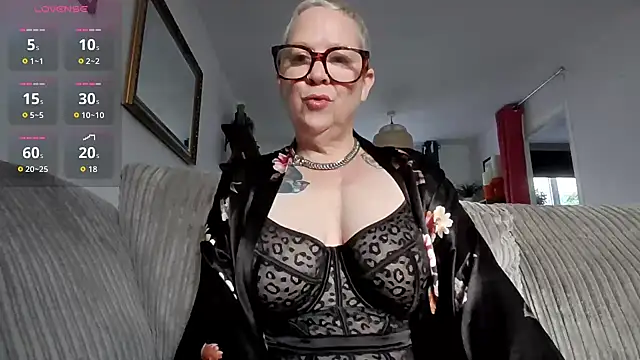 missyb x online show from December 22, 2025, 10:12 am