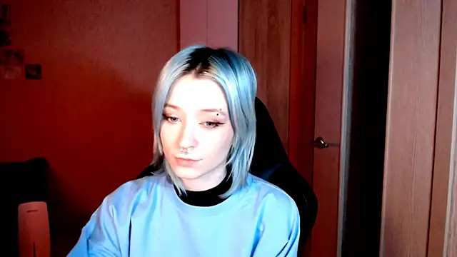 SophiaLur online show from November 21, 2025, 3:54 pm